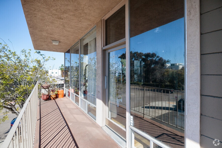 More Photos Of 930 W Washington St, San Diego Storefront Retail Office For Sale