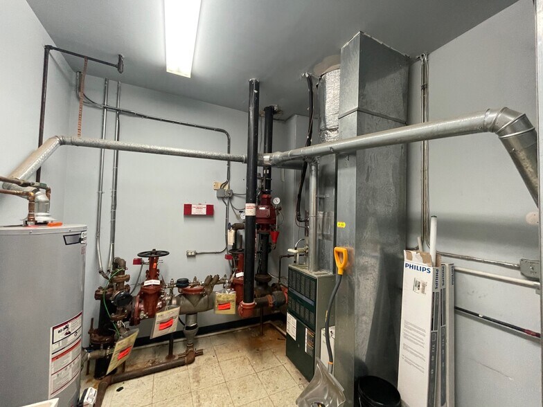 More Photos Of 4861 W 95th St, Oak Lawn Medical For Lease