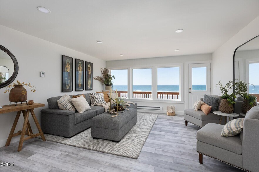 More Photos Of 3929 NW Jetty Ave, Lincoln City Apartments For Sale