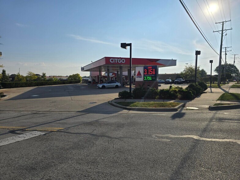 More Photos Of 7401 Jensen Blvd, Hanover Park Service Station For Sale
