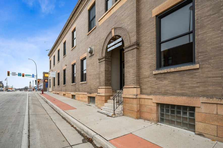 More Photos Of 100 State St N, Waseca Restaurant For Sale