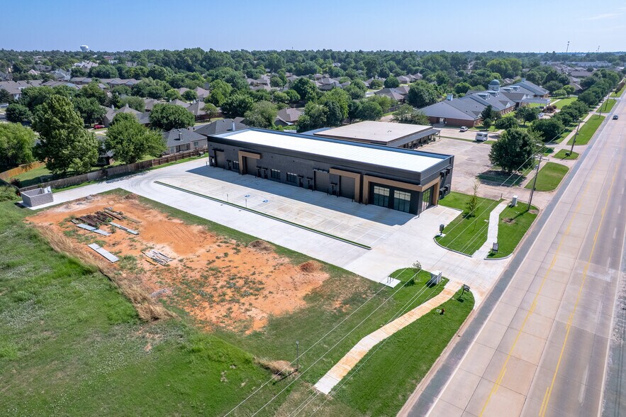 More Photos Of 4701 W Main St, Norman Office For Sale