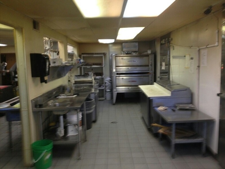 More Photos Of 11419 S Grant Hwy, Marengo Restaurant For Sale