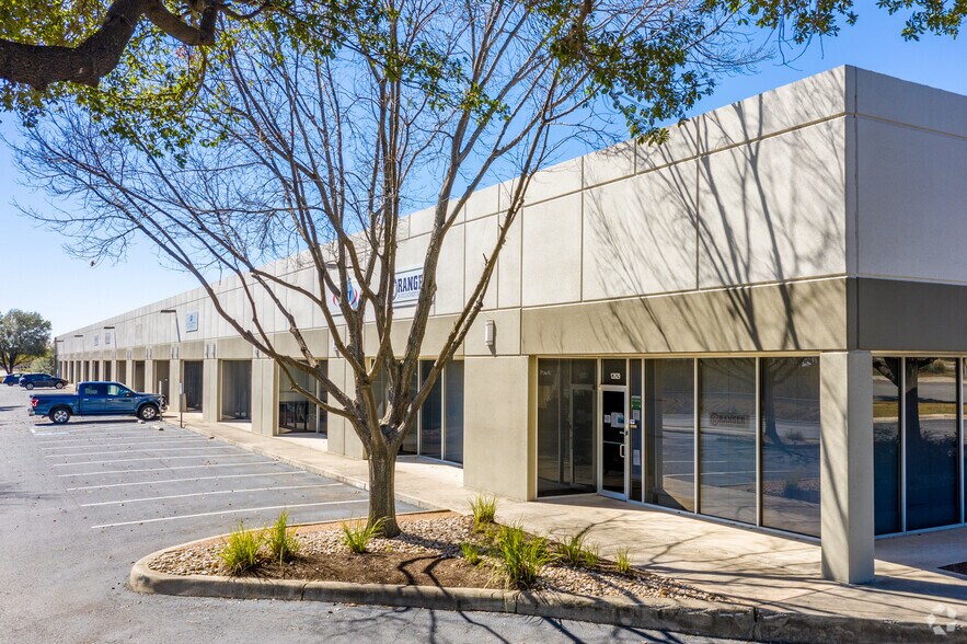 More Photos Of 12625 Wetmore Rd, San Antonio Unknown For Lease