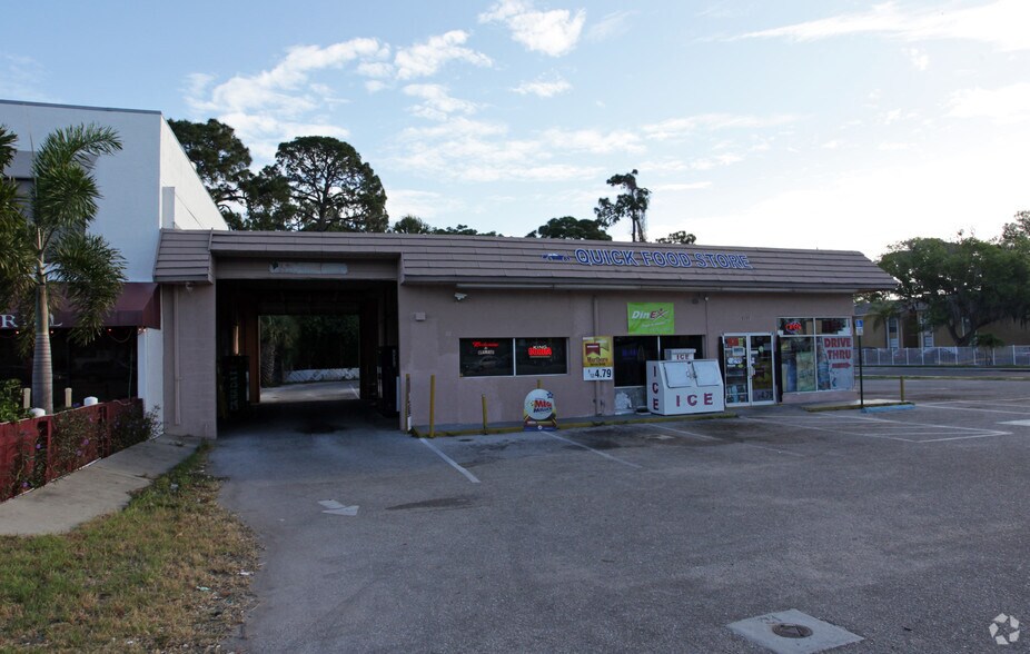 More Photos Of 3155 Clark Rd, Sarasota Restaurant For Sale