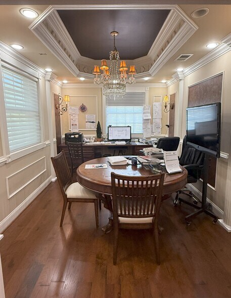 More Photos Of 10515-10535 Crestwood Dr, Manassas Medical For Sale