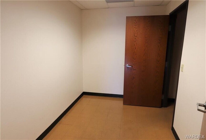 More Photos Of 1041 E Hancock Rd, Bullhead City Medical For Lease