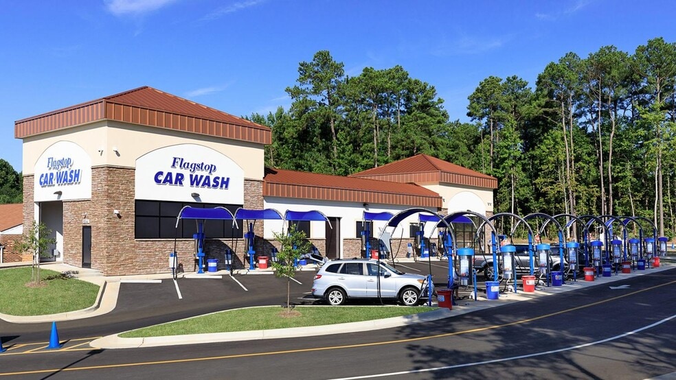 Primary Photo Of 336 2nd St, Williamsburg Carwash For Sale