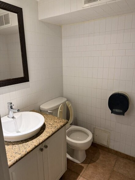 More Photos Of 3519 Bathurst St, Toronto Storefront Retail Residential For Lease