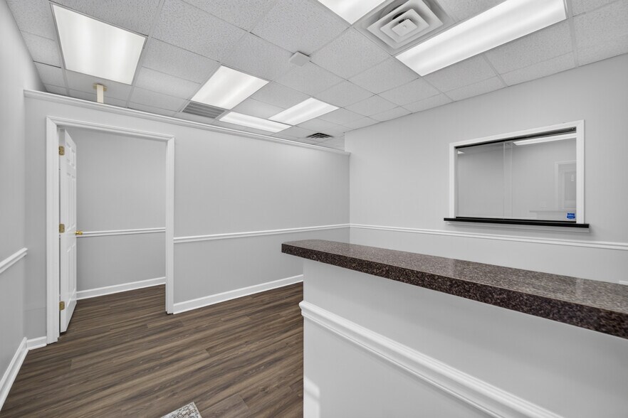 Primary Photo Of 514 Dabney Rd, Henderson Office For Lease
