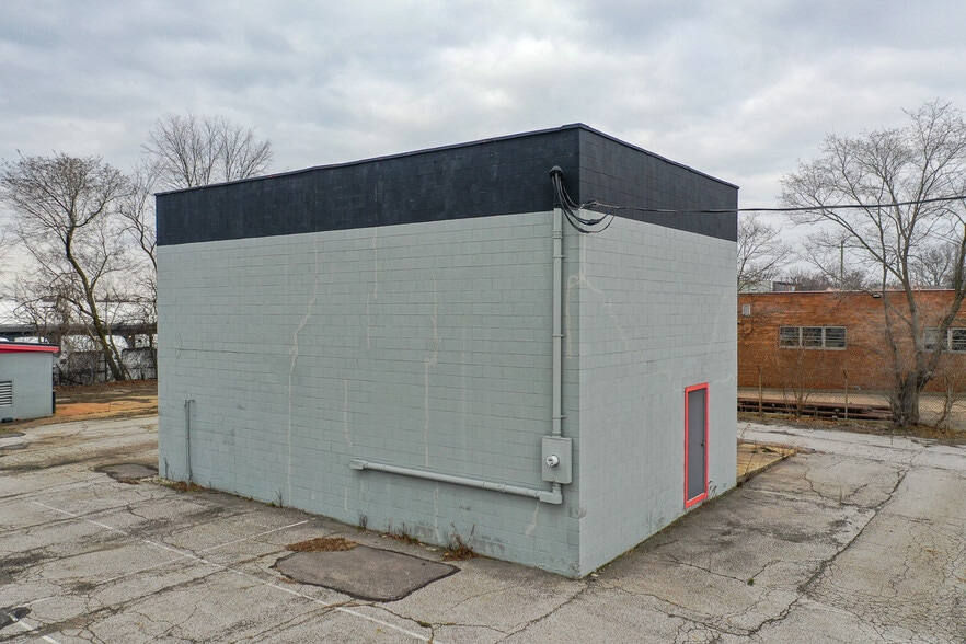 More Photos Of 1050 Triplett Blvd, Akron Warehouse For Sale