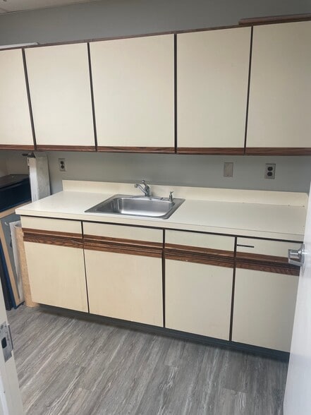 More Photos Of 7610 Carroll Ave, Takoma Park Medical For Sale