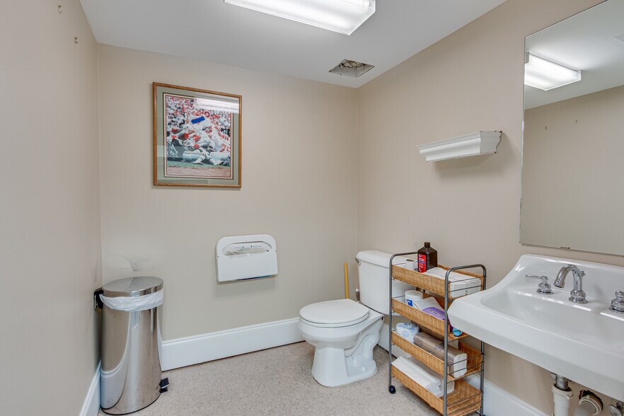 More Photos Of 55 Scott St, Buford Office For Sale