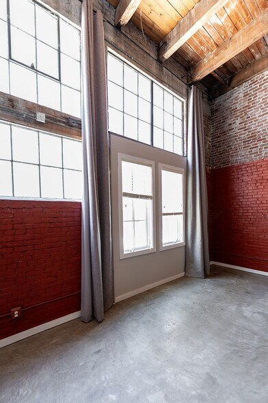 More Photos Of 345 S Front St, Memphis Apartments For Sale