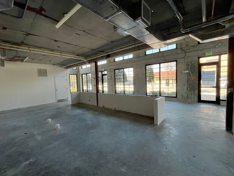 More Photos Of 1017 Lake Ave, Lake Worth Storefront Retail Office For Lease