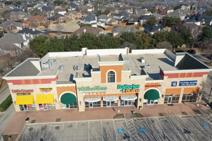 More Photos Of 1205 E Debbie Ln, Mansfield Freestanding For Sale