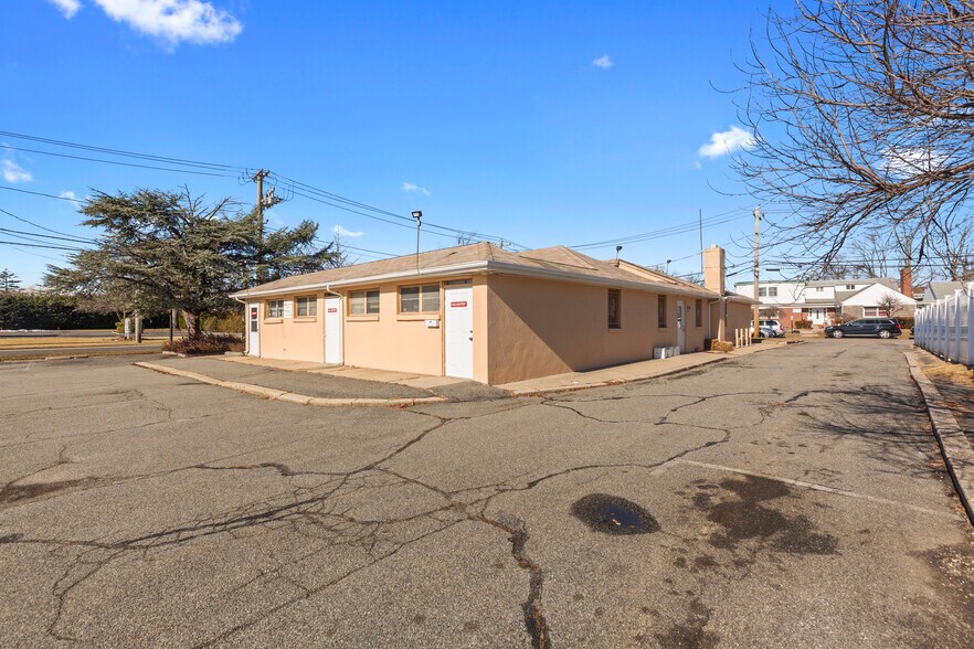 More Photos Of 421 Deer Park Ave, Babylon Medical For Sale