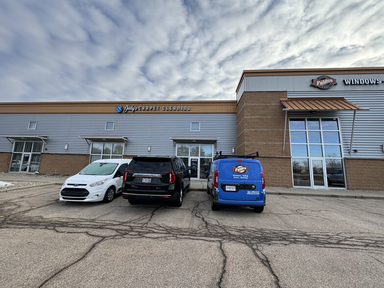 Primary Photo Of 3035 S Stoughton Rd, Madison Flex For Lease