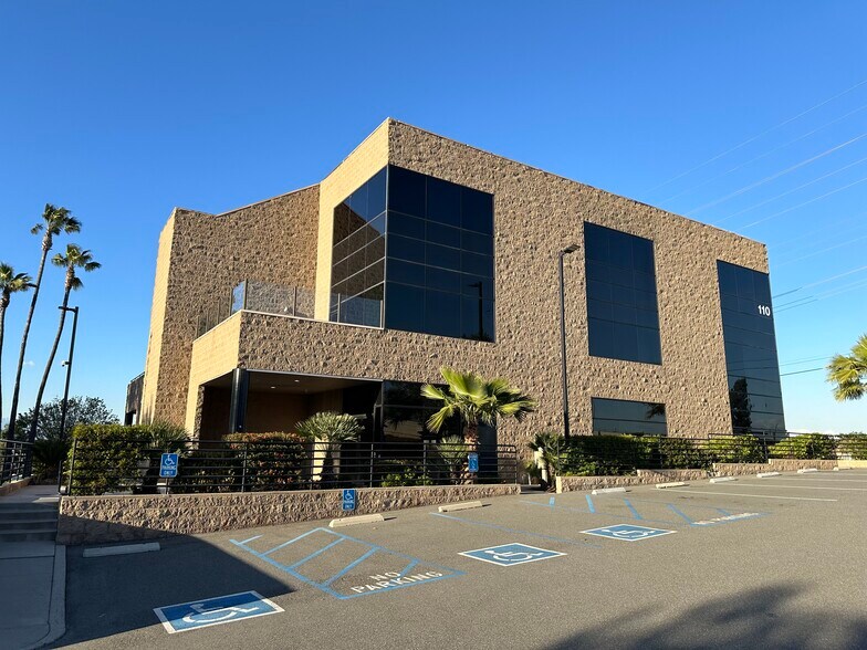 More Photos Of 110 N Lincoln Ave, Corona Medical For Lease