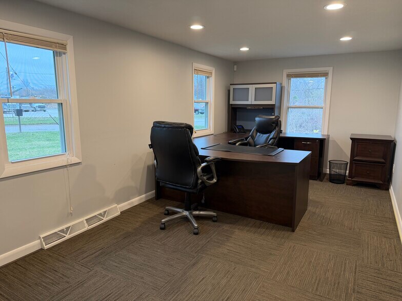 More Photos Of 4334 Abrigador Trl NE, Comstock Park Office For Lease