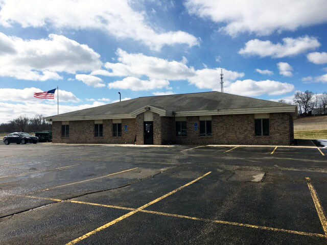 More Photos Of 576-588 Olds St, Jonesville Office For Sale