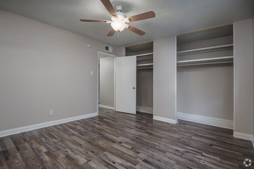 More Photos Of 3102 Hillcrest Dr, San Antonio Multifamily For Sale