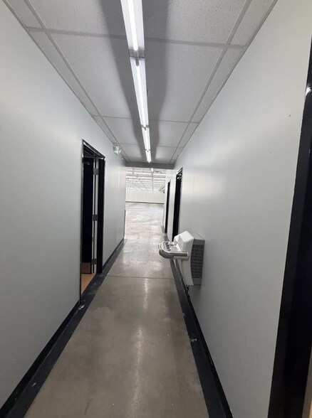 More Photos Of 8715 3rd Street Rd, Louisville Freestanding For Lease