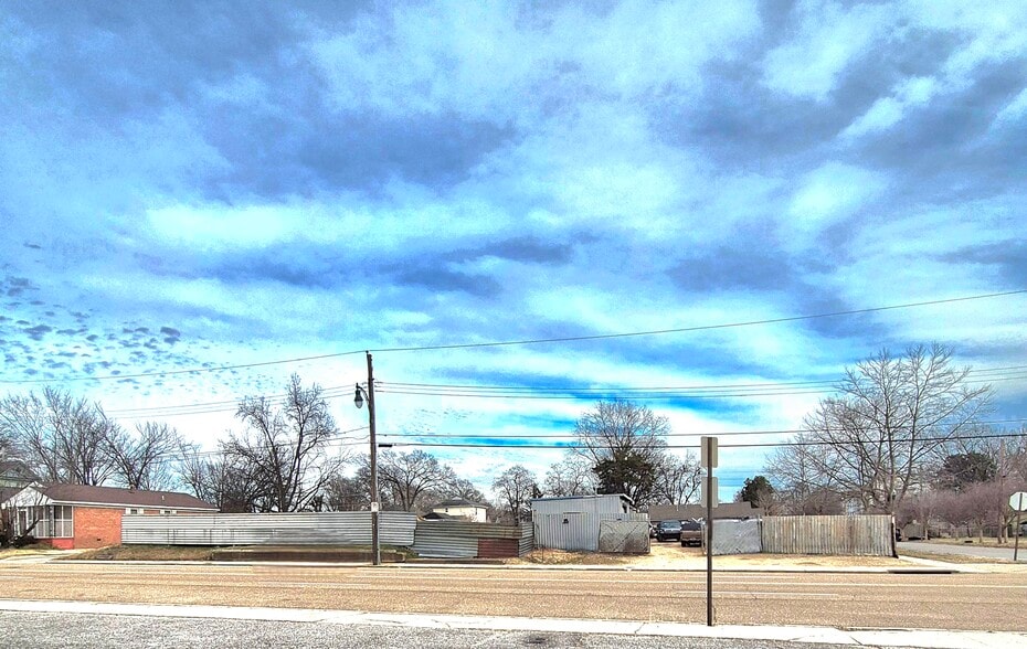 Primary Photo Of 618 N 3rd St, Memphis Auto Repair For Sale