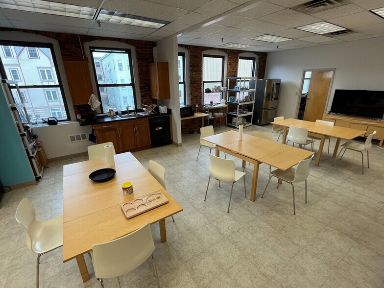 More Photos Of 19 Brookline St, Cambridge Loft Creative Space For Lease