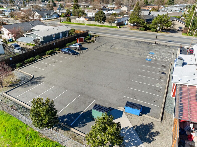 More Photos Of The Toasted Barrel, Grants Pass Restaurant For Sale