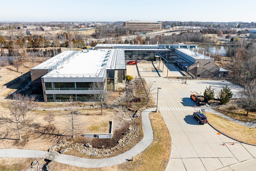 More Photos Of 20 Missouri Research Park Dr, Saint Charles Office For Sale