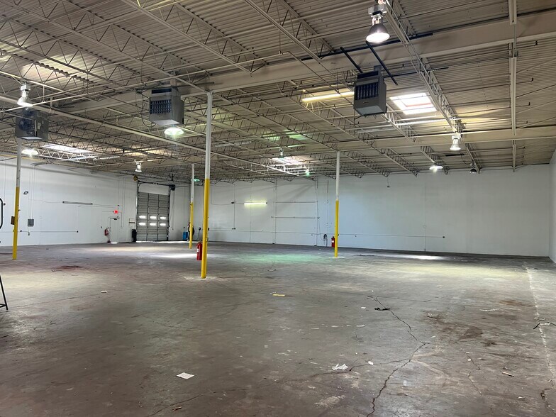 More Photos Of 2679 Peachtree Sq, Doraville Warehouse For Sale