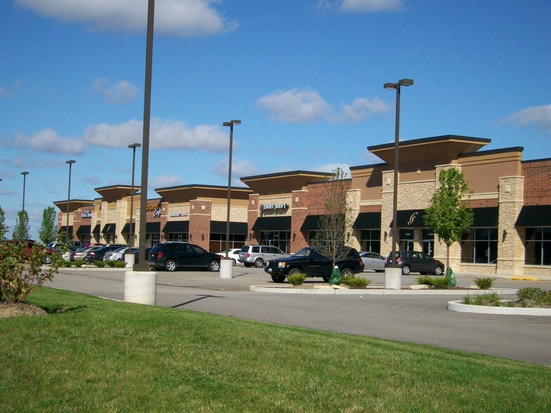 More Photos Of 1520 Lake St, Roselle Freestanding For Lease