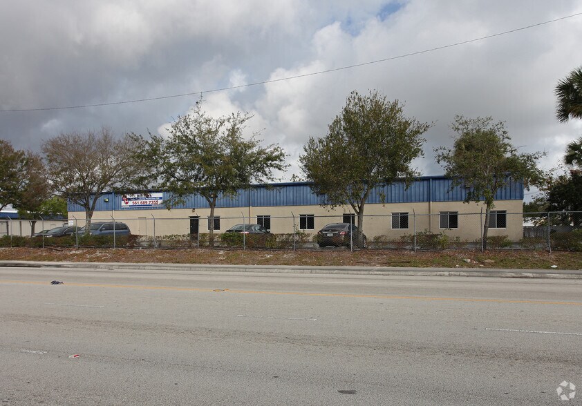 More Photos Of 3921 Westgate Ave, West Palm Beach Warehouse For Lease