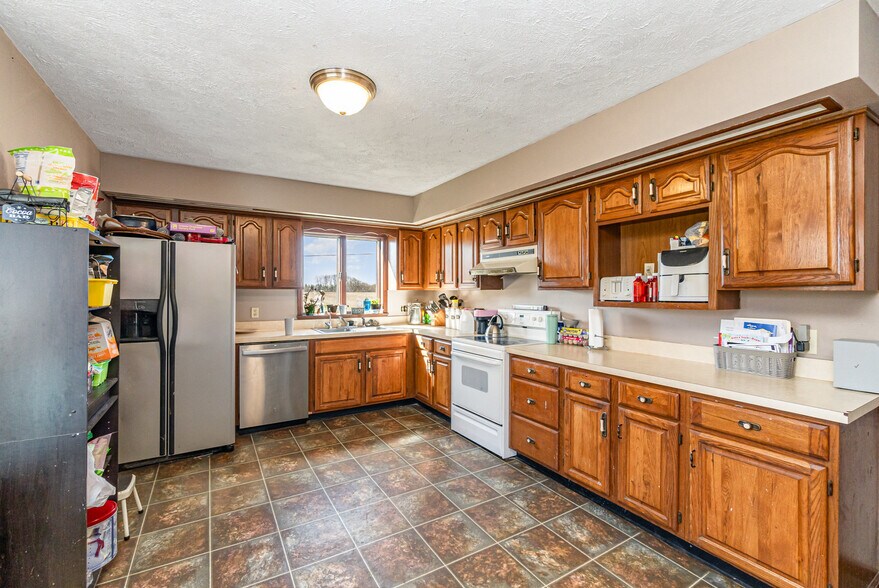 More Photos Of 7195 Singer Rd, Dayton Horse Stables For Sale