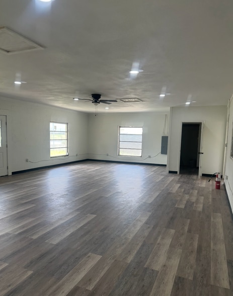 More Photos Of 1919 W Gulf To Lake Hwy, Lecanto Warehouse For Lease