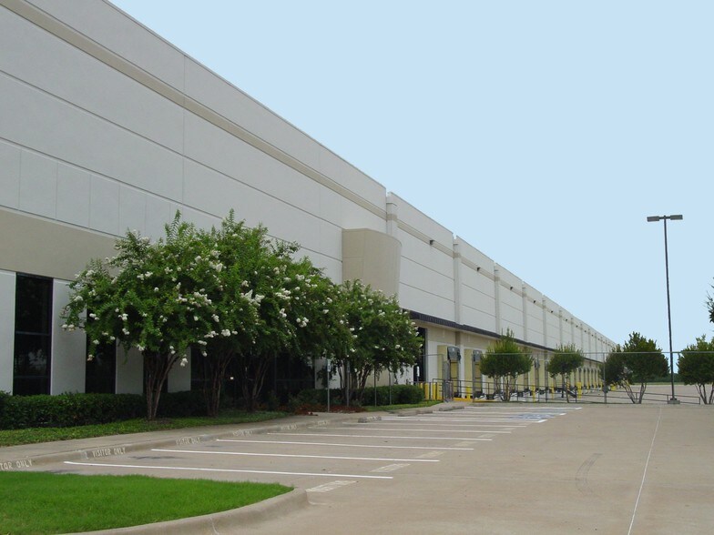 More Photos Of 14900 Frye Rd, Fort Worth Warehouse For Lease