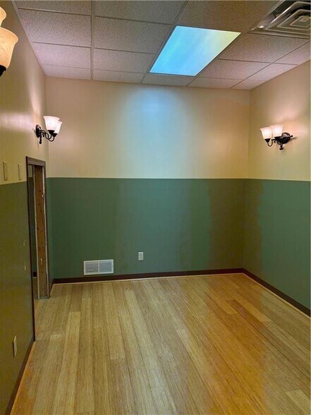 More Photos Of , Trimble Office For Sale