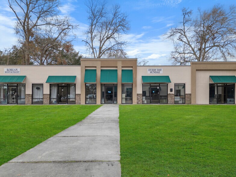 More Photos Of 175 W Railroad St, Pembroke Storefront For Sale