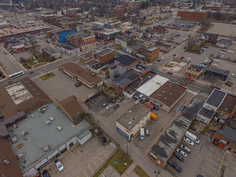 More Photos Of 151 Brock St N, Whitby Warehouse For Lease