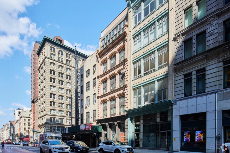More Photos Of 356 Broadway, New York Apartments For Lease