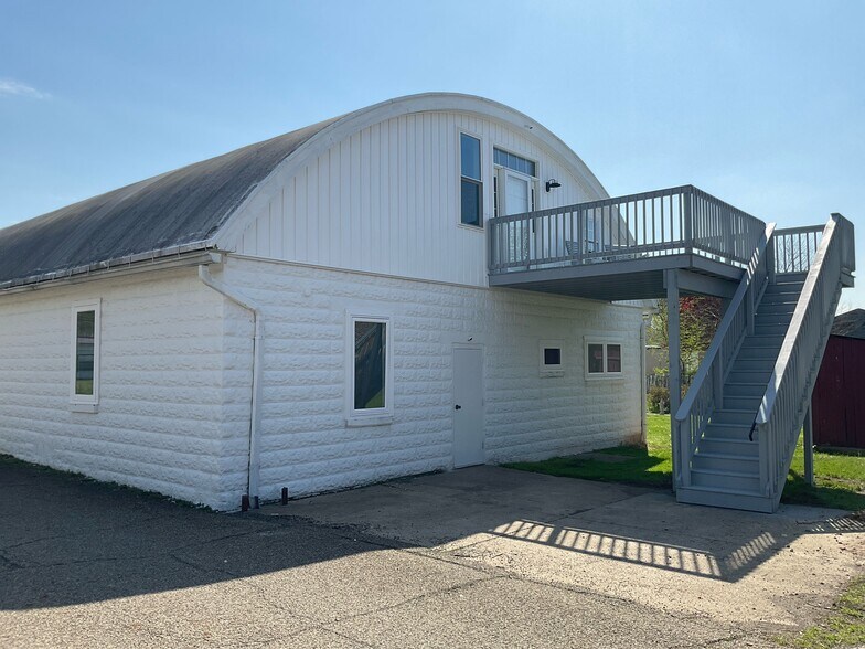 More Photos Of 112 1st St, Perrysville Flex For Lease