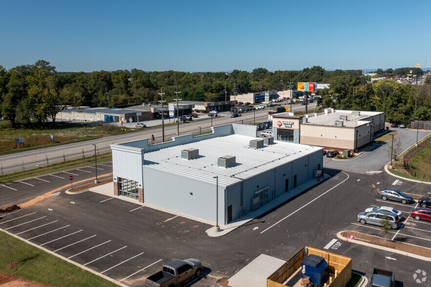 More Photos Of 1665 E Main St, Duncan Storefront Retail Office For Lease