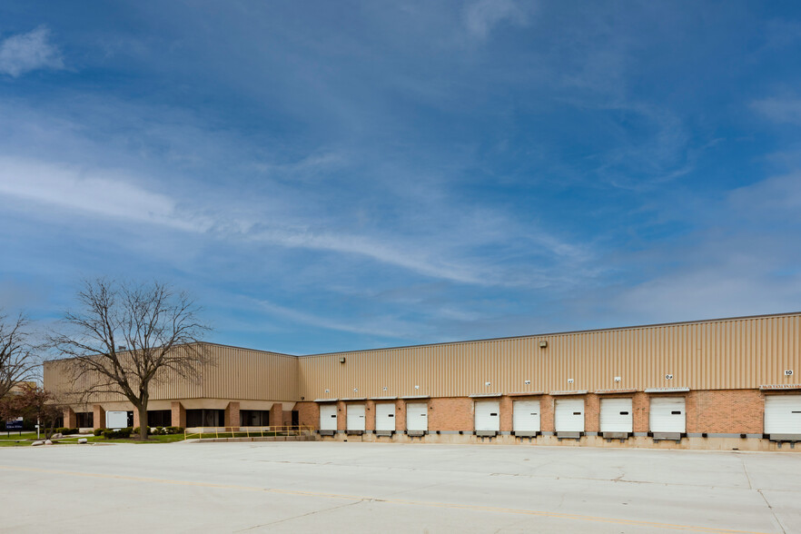 Primary Photo Of 2440 Pratt Blvd, Elk Grove Village Distribution For Lease