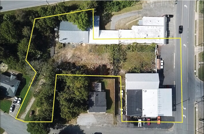 Primary Photo Of 104 Westview Dr, Lincolnton Service For Sale