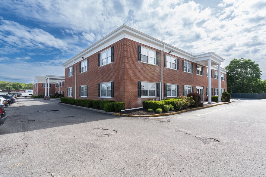 More Photos Of 475 E Main St, Patchogue Medical For Sale
