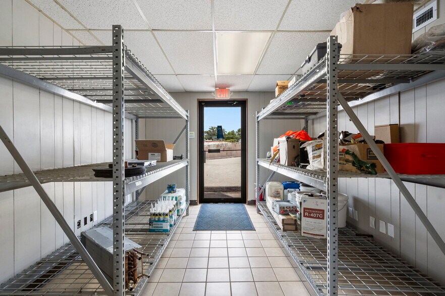 More Photos Of 2752 E Kearney St, Springfield Freestanding For Sale