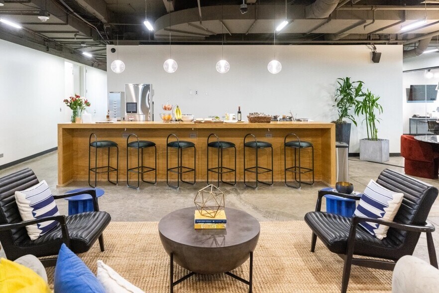 More Photos Of 60 S 6th St, Minneapolis Coworking Space