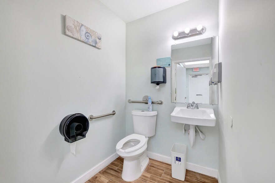 More Photos Of 3157 N University Dr, Davie Medical For Lease
