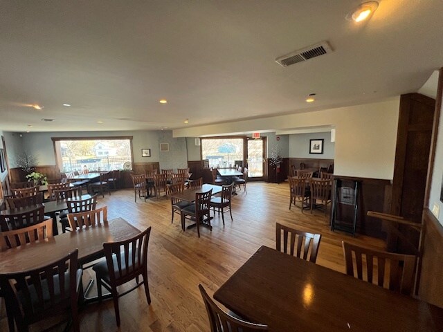 More Photos Of 98 W Main St, West Dundee Restaurant For Sale
